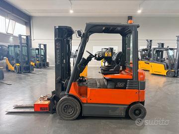 CARRELLO ELEVATORE ELETTRICO TOYOTA 25 QUINTALI