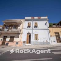 CASA INDIPENDENTE VIA UMBERTO 30