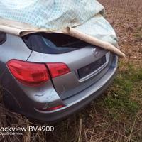 Opel Astra incidentata 2017