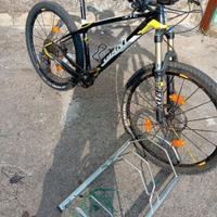 Mtb GIANT IN Carbonio misura 27,5 S 