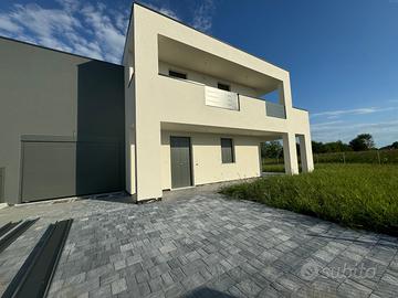 Esclusiva porzione di testa di nuova costruzione