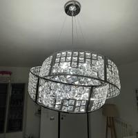 Lampadario moderno con cristalli