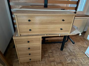 Scrivania e cassettiera