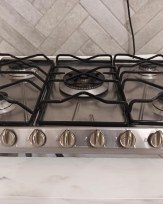 piano cottura Smeg cinque fuochi metano