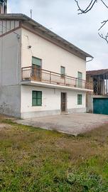 Splendida Casa Indipendente con Ampia Corte e Terr