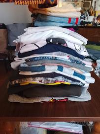 Una ventina di t-shirt,una nuova Timberland 