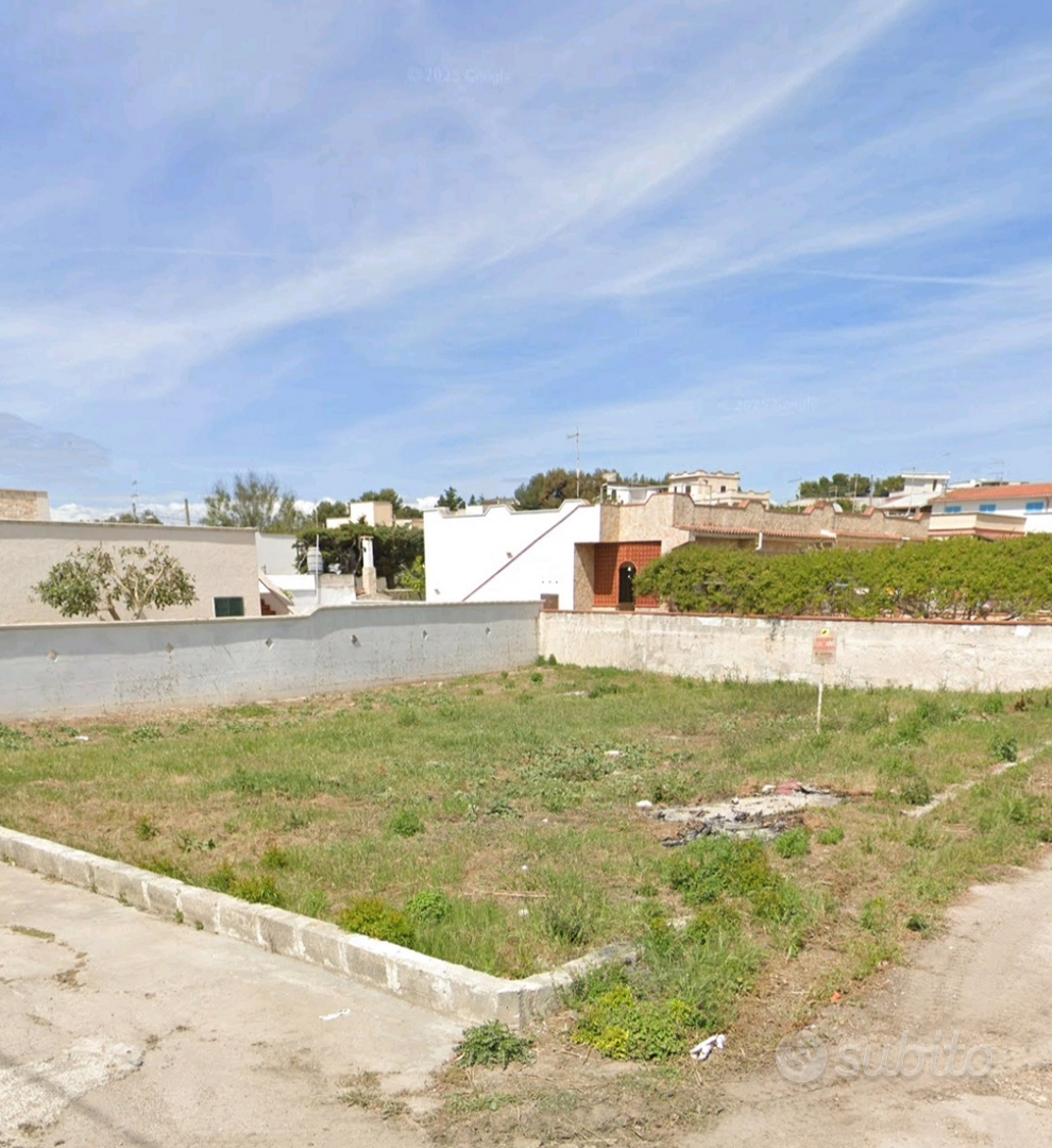 Terreno a pochissimi passi dal mare - Vista 2
