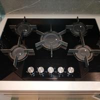 Piano cottura 5 fuochi Electrolux in vetroceramica