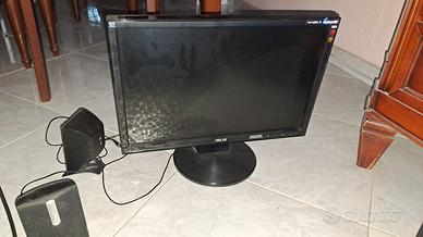 Monitor, tastiera e sistema audio vintage