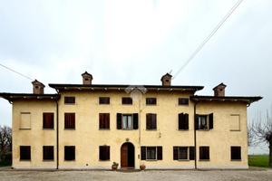 VILLA SINGOLA A NOVELLARA
