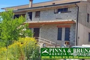 ORTUERI- FABBRICATO su più livelli