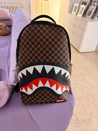 Zaino Spraygroud “shark in paris”