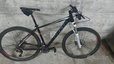 Bicicletta Cube LT Race