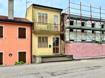 VILLA A SCHIERA A ROVOLON