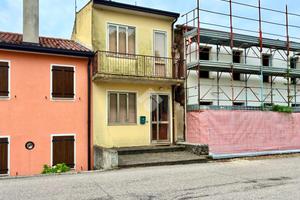 VILLA A SCHIERA A ROVOLON