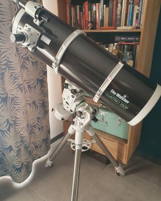 Telescopio completo di oculari e tre piedi Wifi