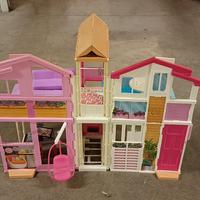 Casa di Barbie, Barbie e peluche 