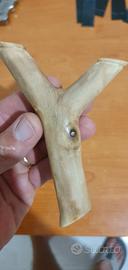 Fionda Artigianale in legno di Noce