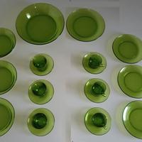 servizio di piatti in vetro temperato di colore ve