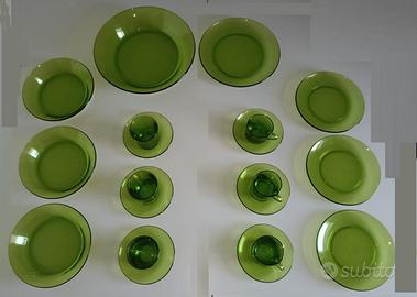 servizio di piatti in vetro temperato di colore ve