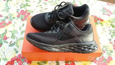 Scarpe Nike Revolution num. 40.5