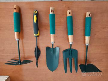 Attrezzi giardinaggio