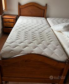 Letto singolo in legno massello