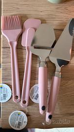 Utensili cucina rosa