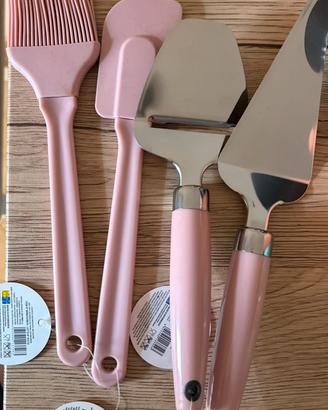 Utensili cucina rosa