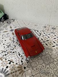 macchina da collezione Ferrari rossa 250GT 1961