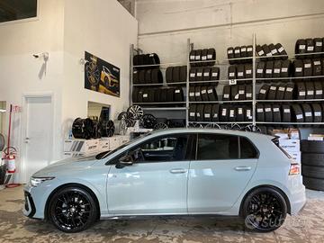 Cerchi NUOVI Volkswagen Golf 8 raggio 18 cod.87432