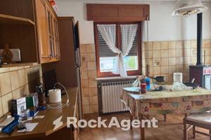 BORGO VAL DI TARO (PR) - TERRATETTO TRE LIVELLI CO