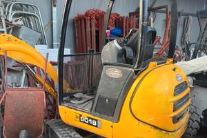 Miniescavatore JCB8018