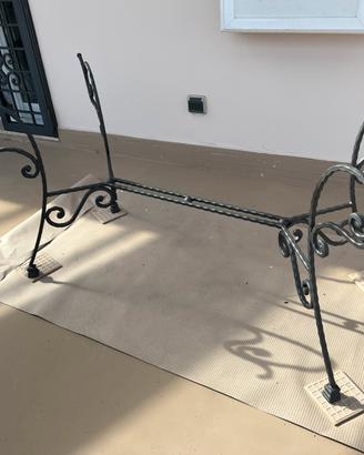 Tavolo e panche in ferro battuto