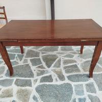 tavolo da cucina e sedie 