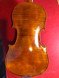 Violino semiliuteria 4/4 con difetti.