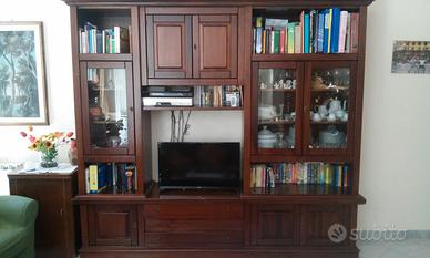 Parete attrezzata in legno