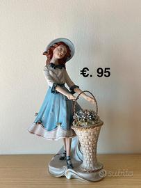 Statuina in porcellana 