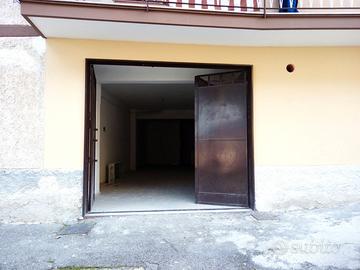 Deposito con stanza ufficio e bagno