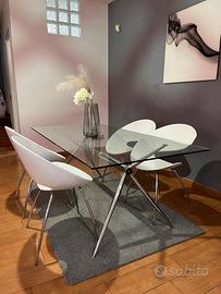 Tavolo in vetro + 4 sedie