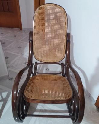 Sedia a dondolo in stile Thonet