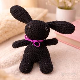 Coniglietto nero all’uncinetto handmade amigorumi