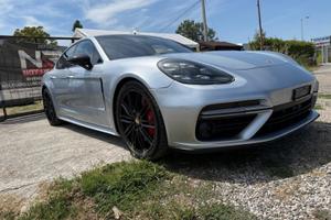 Porsche Panamera 4.0 Turbo
