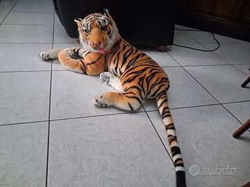 Pupazzi  peluche  sdraiato giochi animali giungla