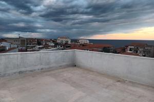 Stazzo - Appartamento con terrazzo panoramico