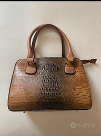 Borsa a mano finto coccodrillo