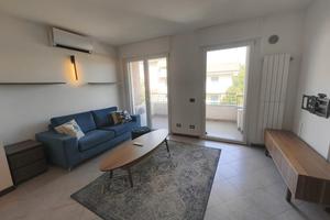 Trilocale 80Mq balcone cantina e garage Vicino M2