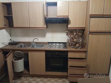 cucina lineare completa di elettrodomestici