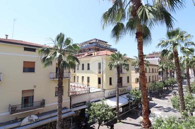 2 LOCALI A SAN BENEDETTO DEL TRONTO