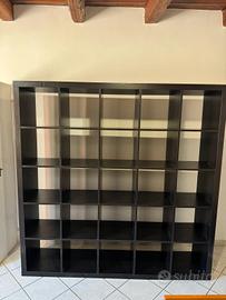 scaffalatura e tavolino Ikea